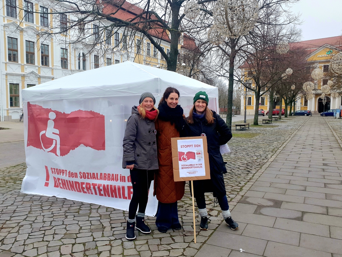 Mahnwache vor dem Landtag